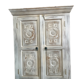 White chest of drawers