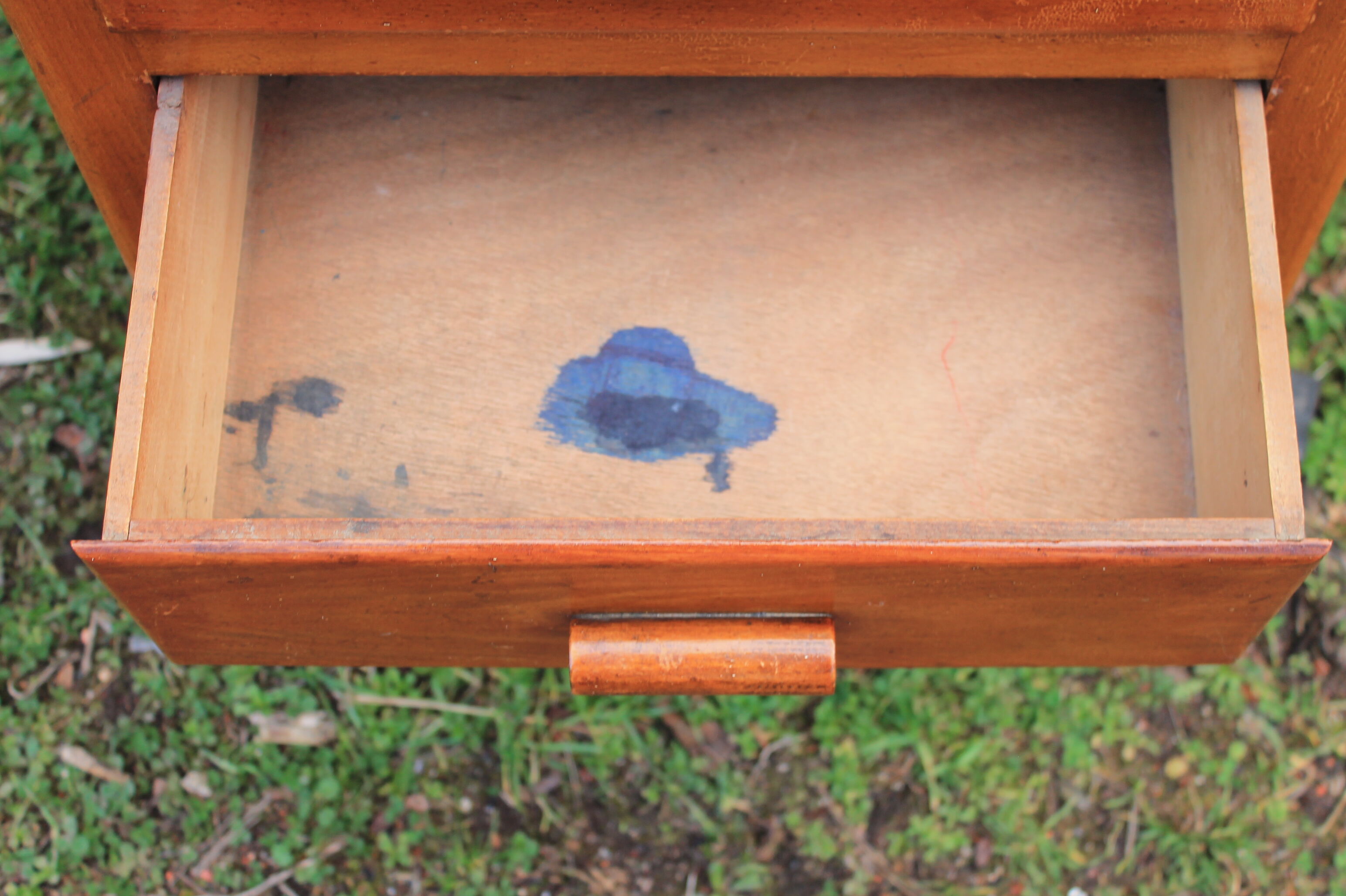 Furniture with drawer, rag