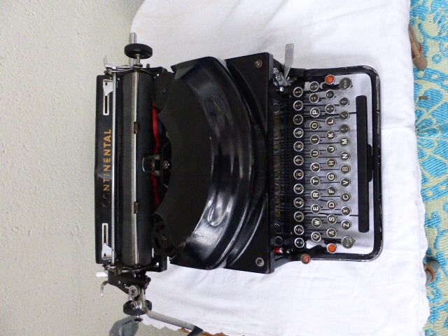 Typewriter, Typewriter Silenta Continental, made in Germany in 1937, Art Deco