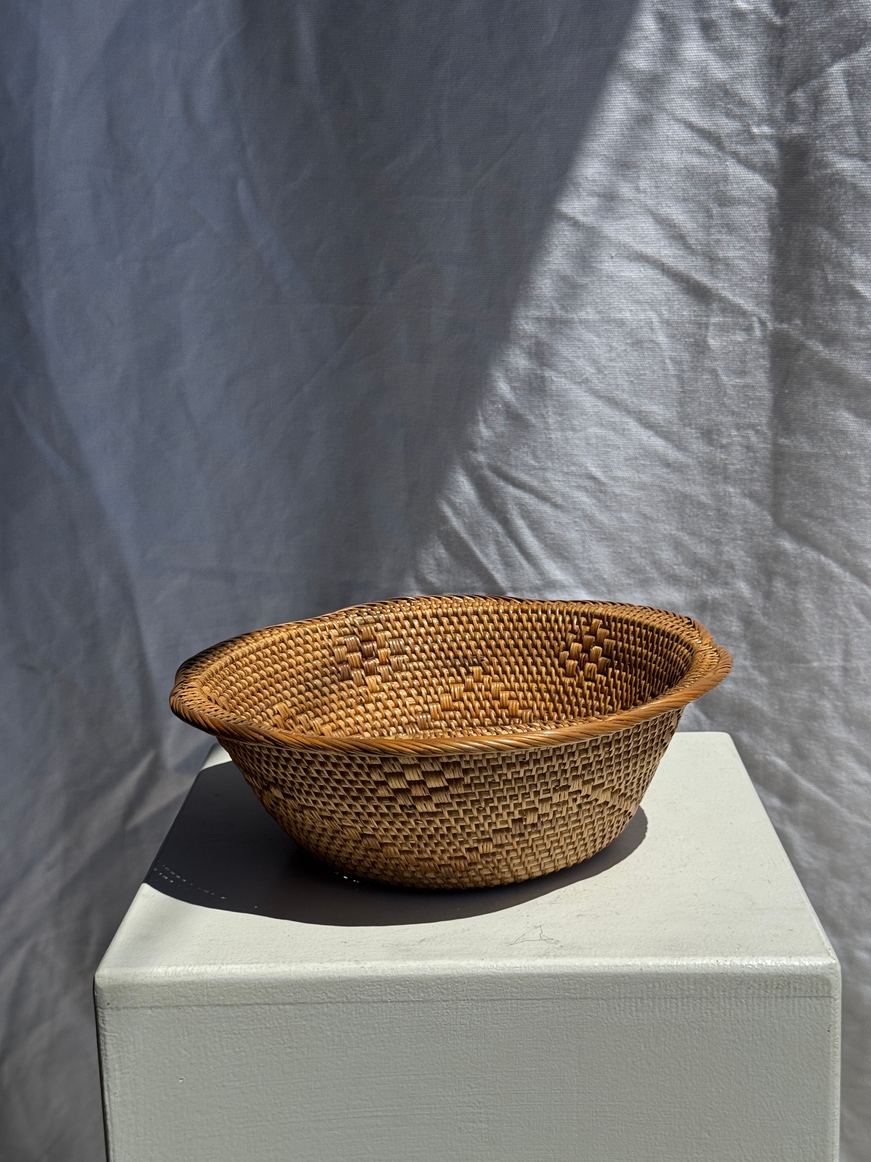 Handcrafted Indonesian rattan flower-shaped basket D26 H8