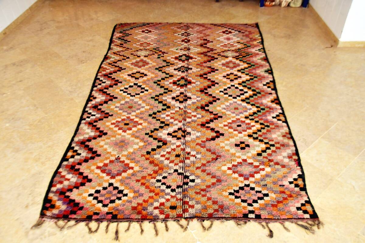 Moroccan Berber rug Boujaad vintage 307 x 180 cm Excellent condition