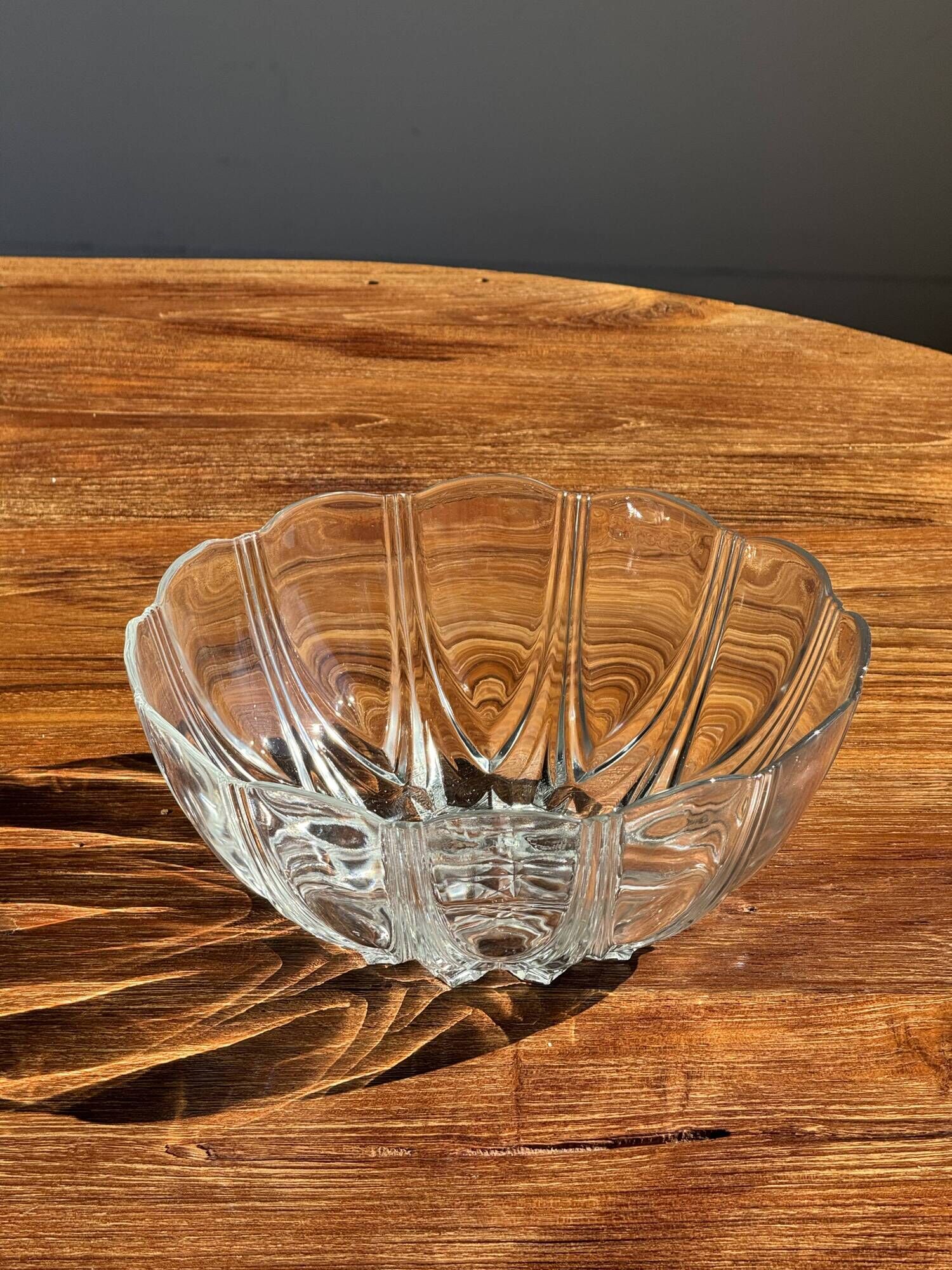 Small vintage Arcoroc Codec glass salad bowl with stylized petal patterns