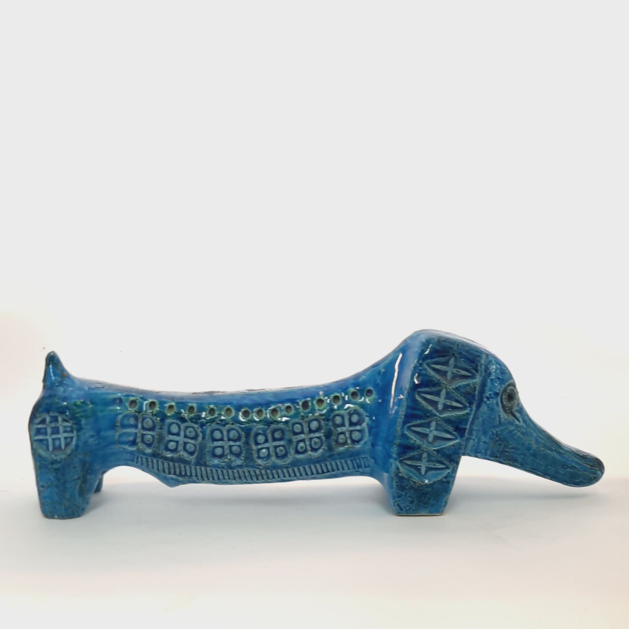 Dachshund dog statue, vintage, by Aldo Londi for Bitossi, Rimini blue series.