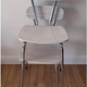 Chaise en formica marbrée blanche années 70