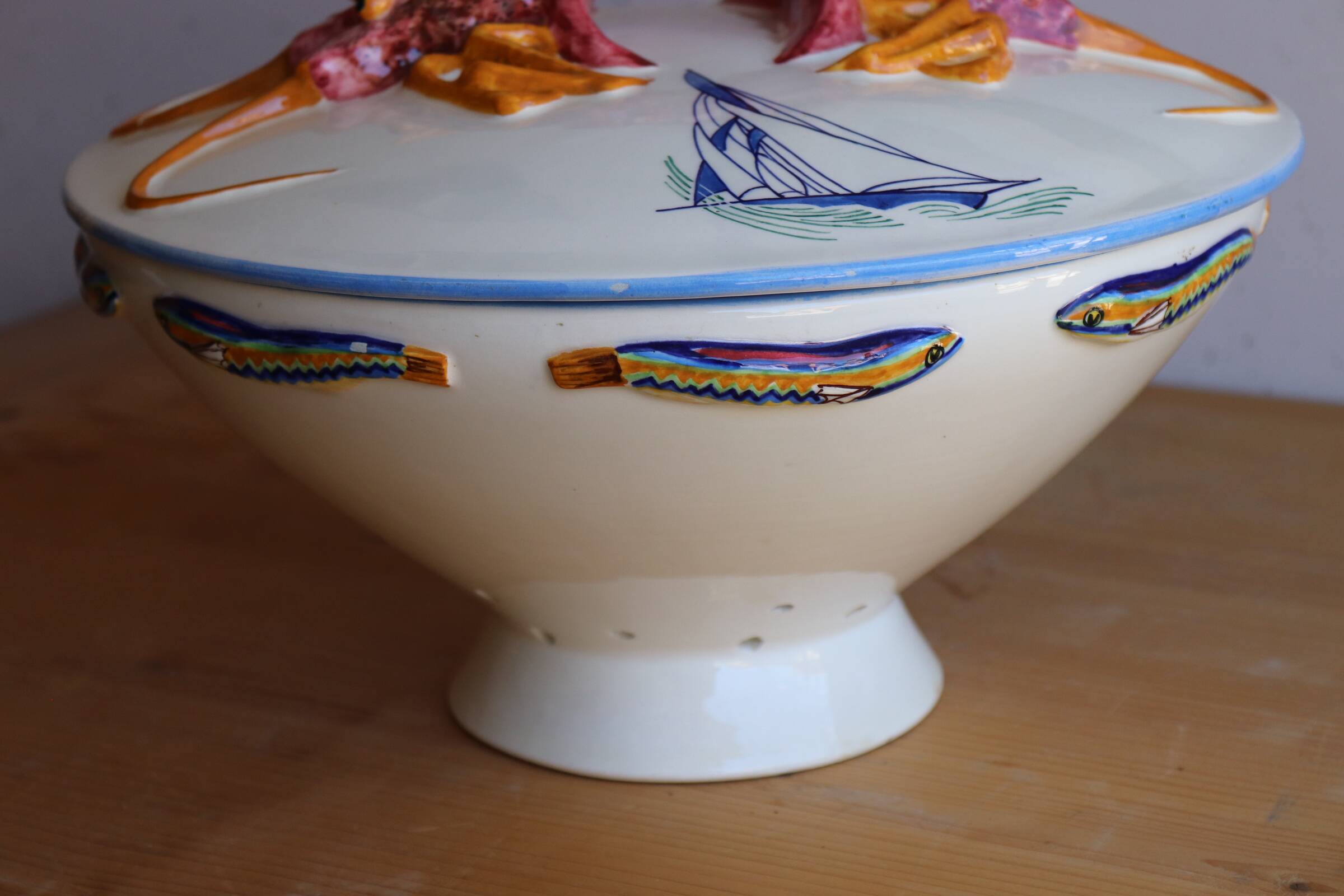 Covered ceramic vegetable dish with painted marine decoration – lobster