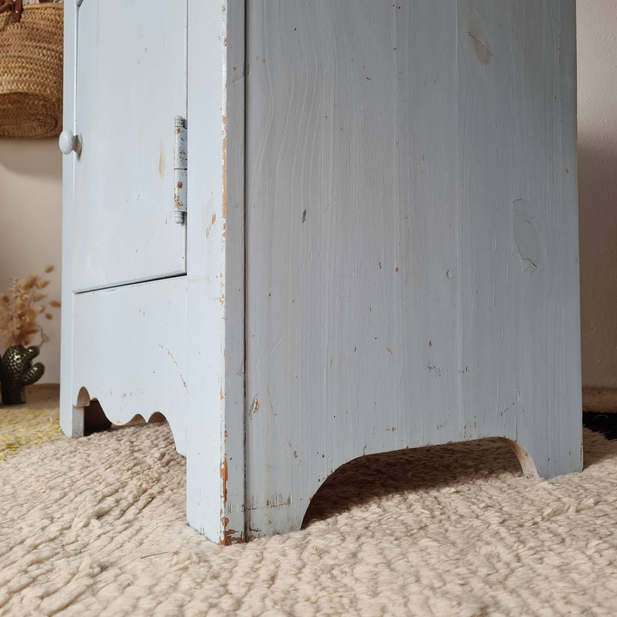 Meuble de rangement chiffonnier artisanal bleu