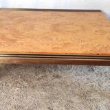 Table basse design en loupe d’orme et laiton – années 70