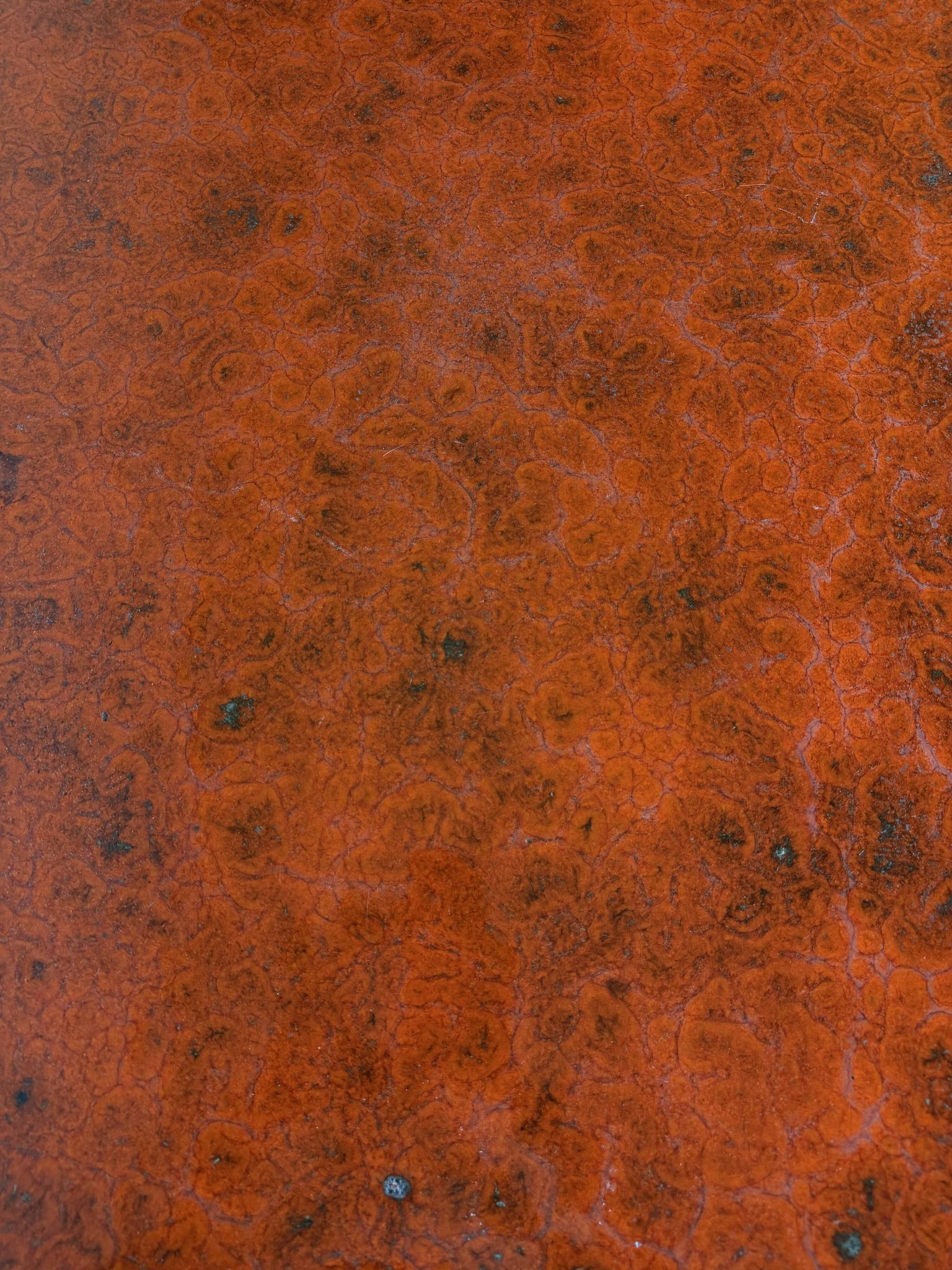 Table de bistrot vintage céramique rouge orangé