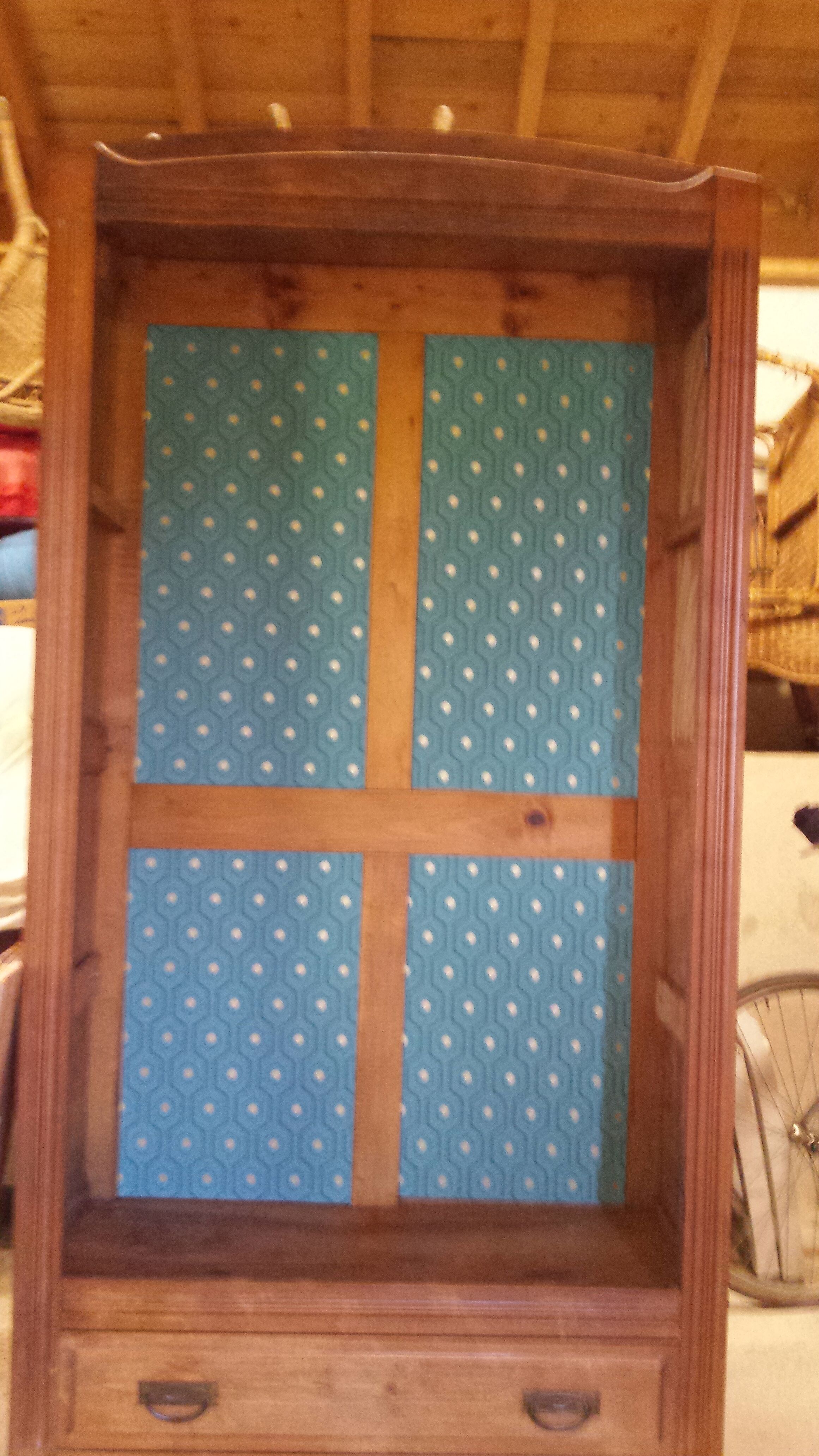 Refreshed shelf cabinet