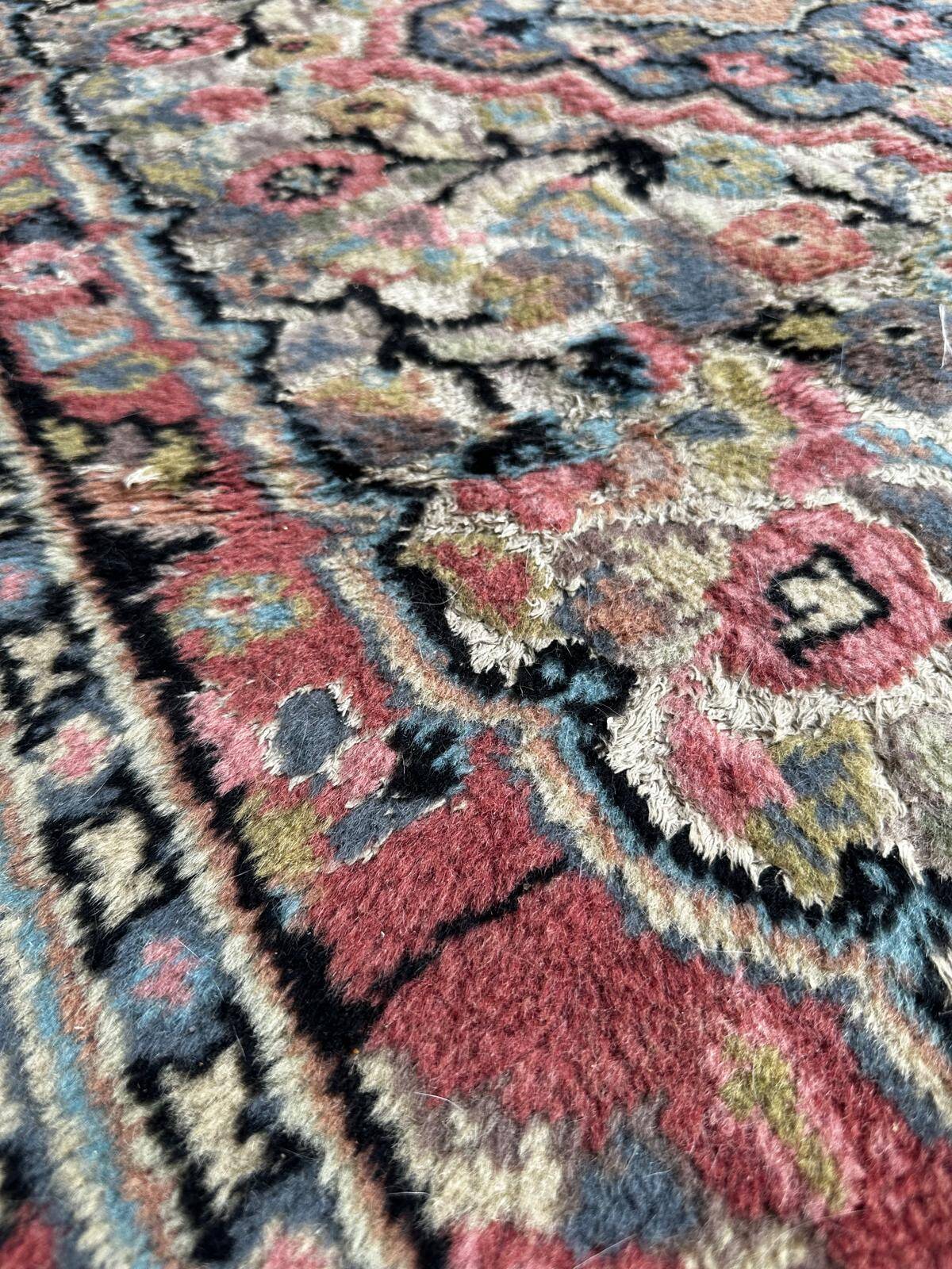 Handmade rug in wool and silk 120cm x 200cm