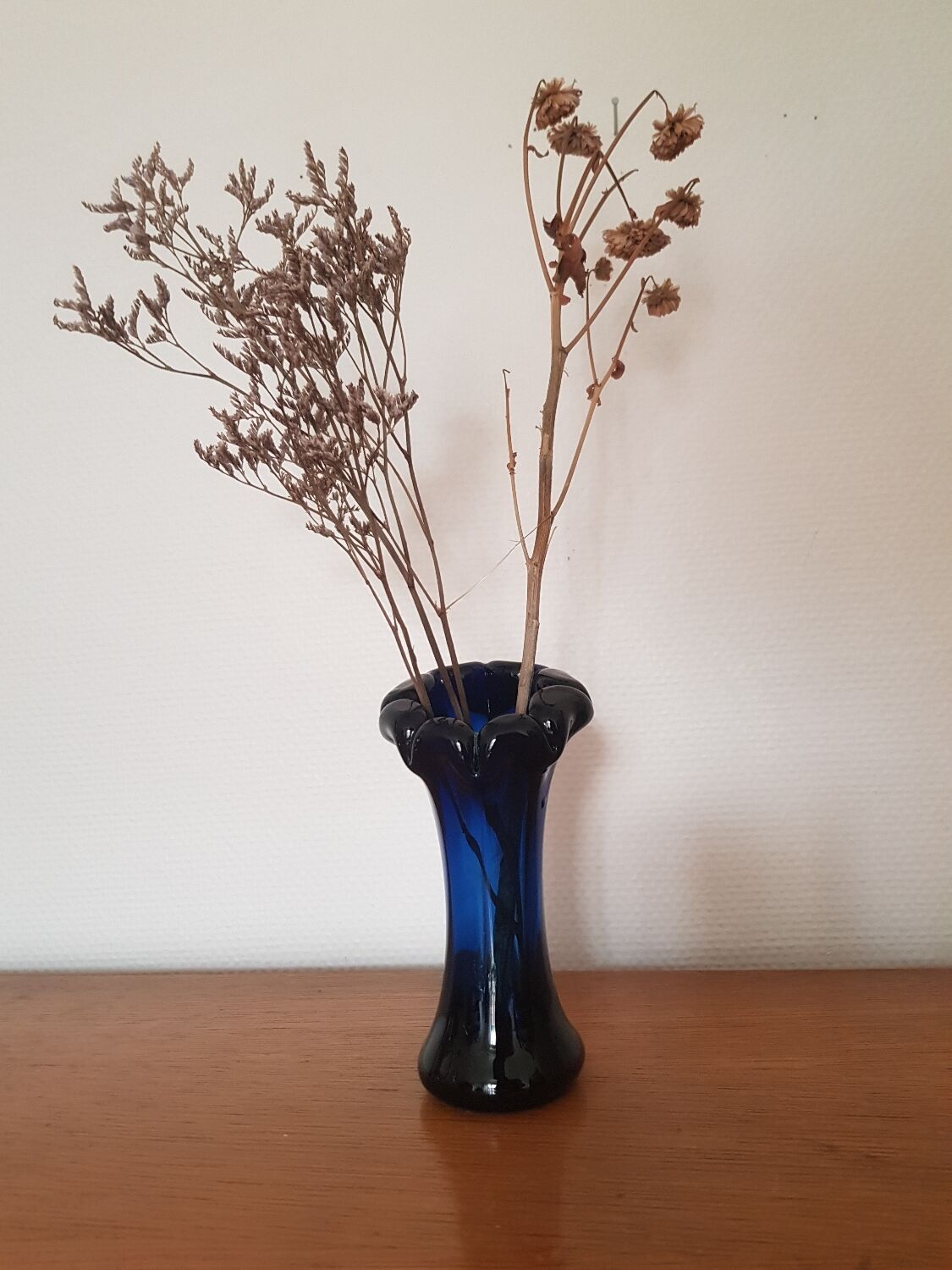 Vintage blue soliflore