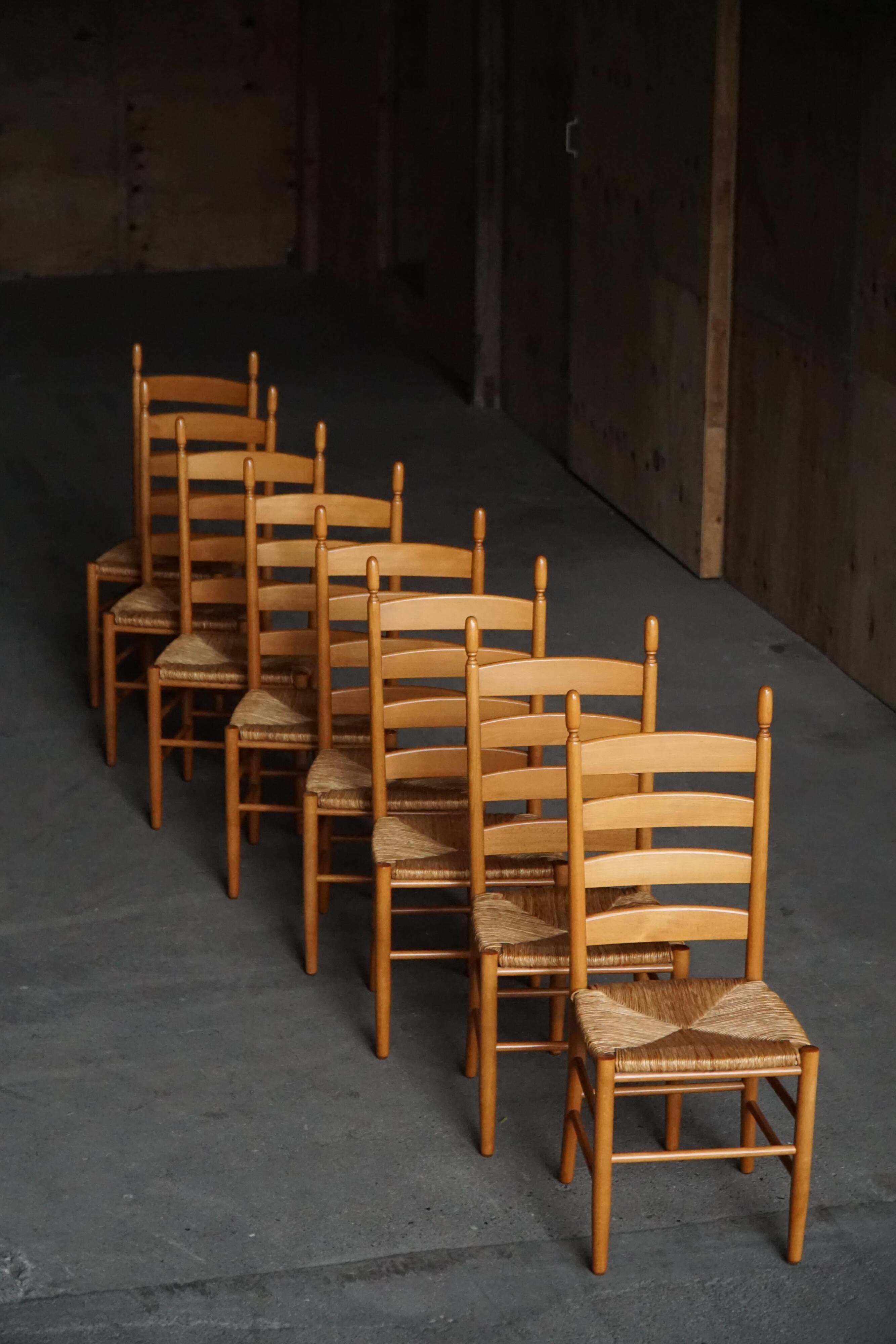Set of 8 modern Italian dining chairs, beech with woven seats, 1960s.