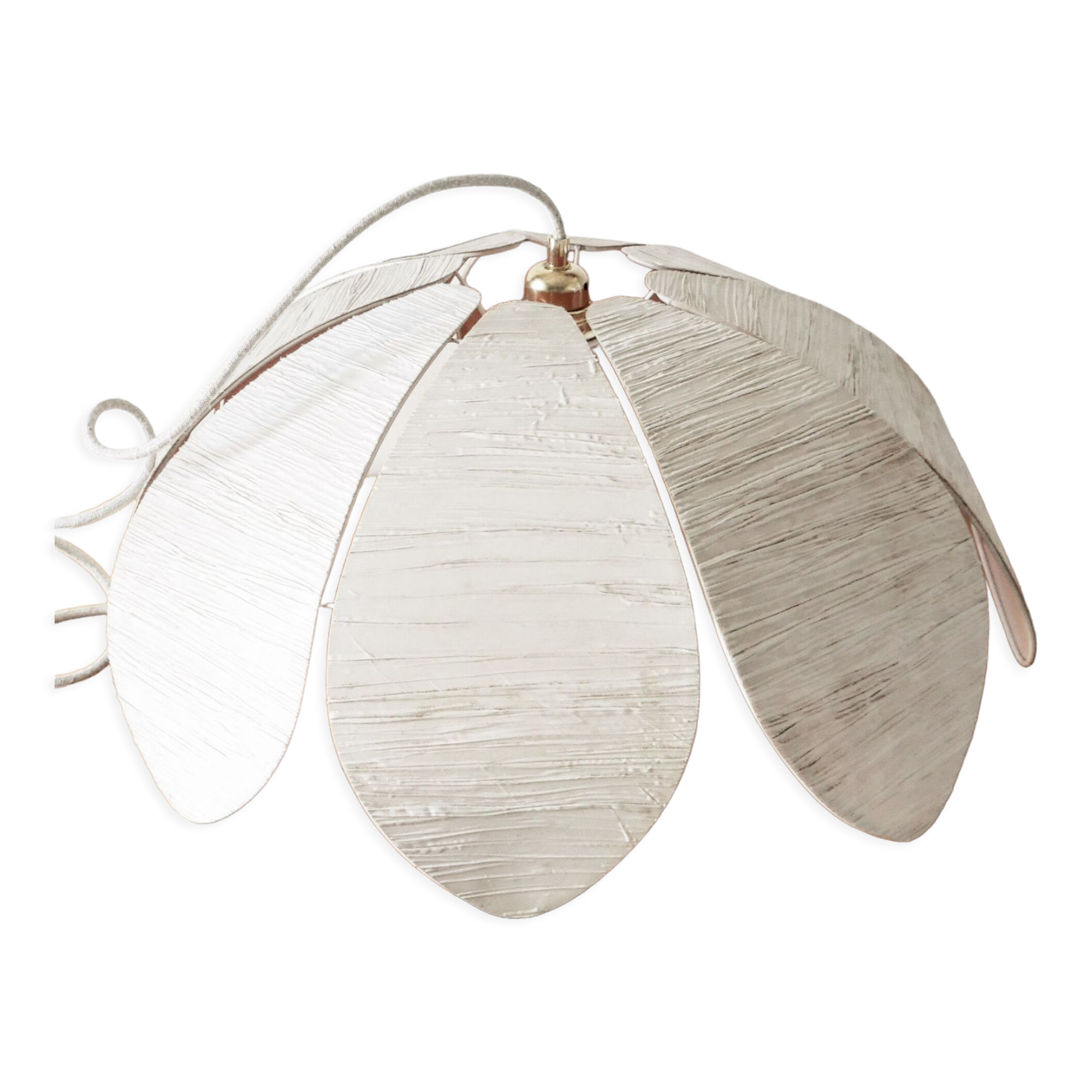 Lotus flower suspension