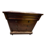 English mahogany chest of drawers