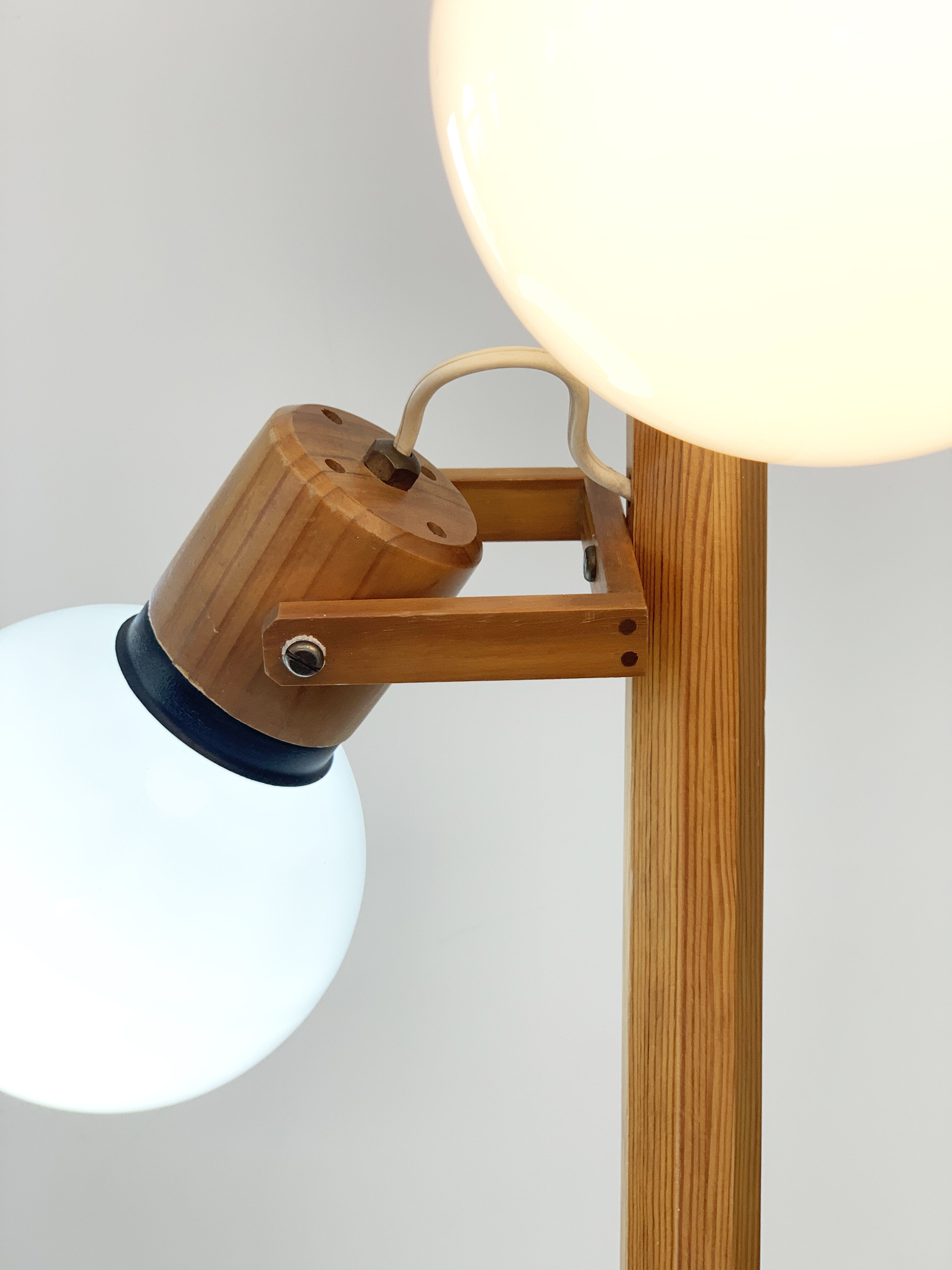 Wooden floor lamp from the 70s
