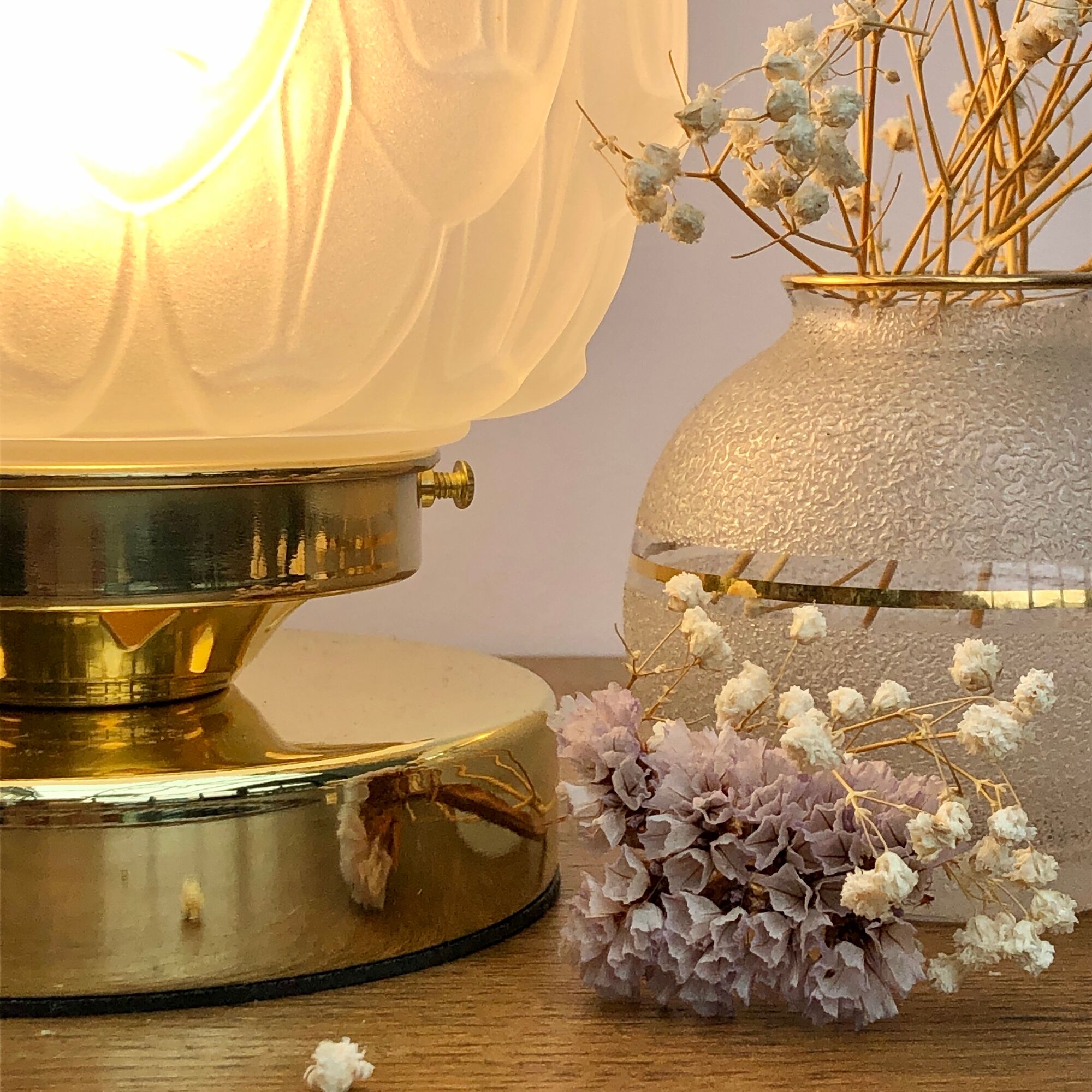 Vintage art deco globe table lamp in frosted glass