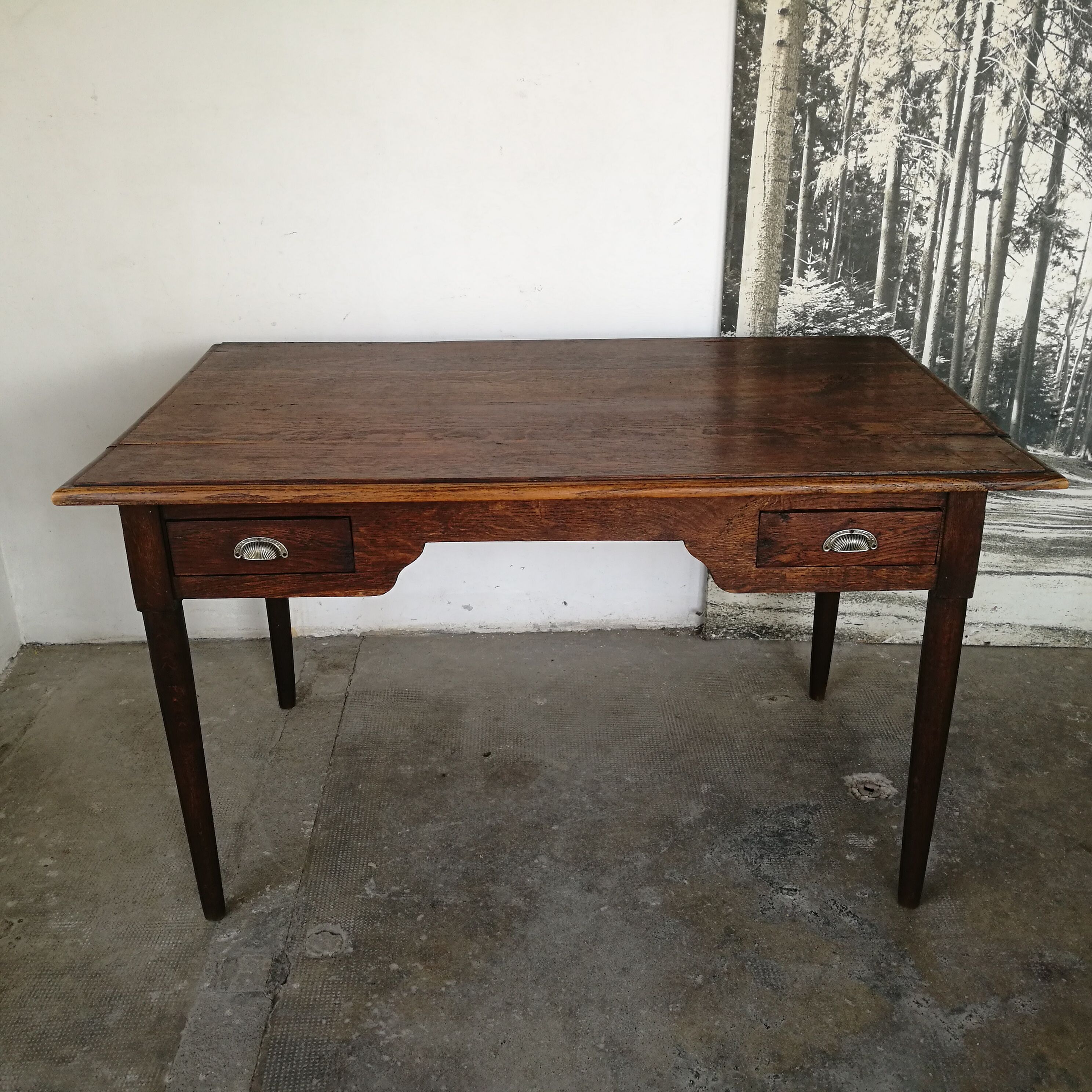 Oak desk, 2 drawers.