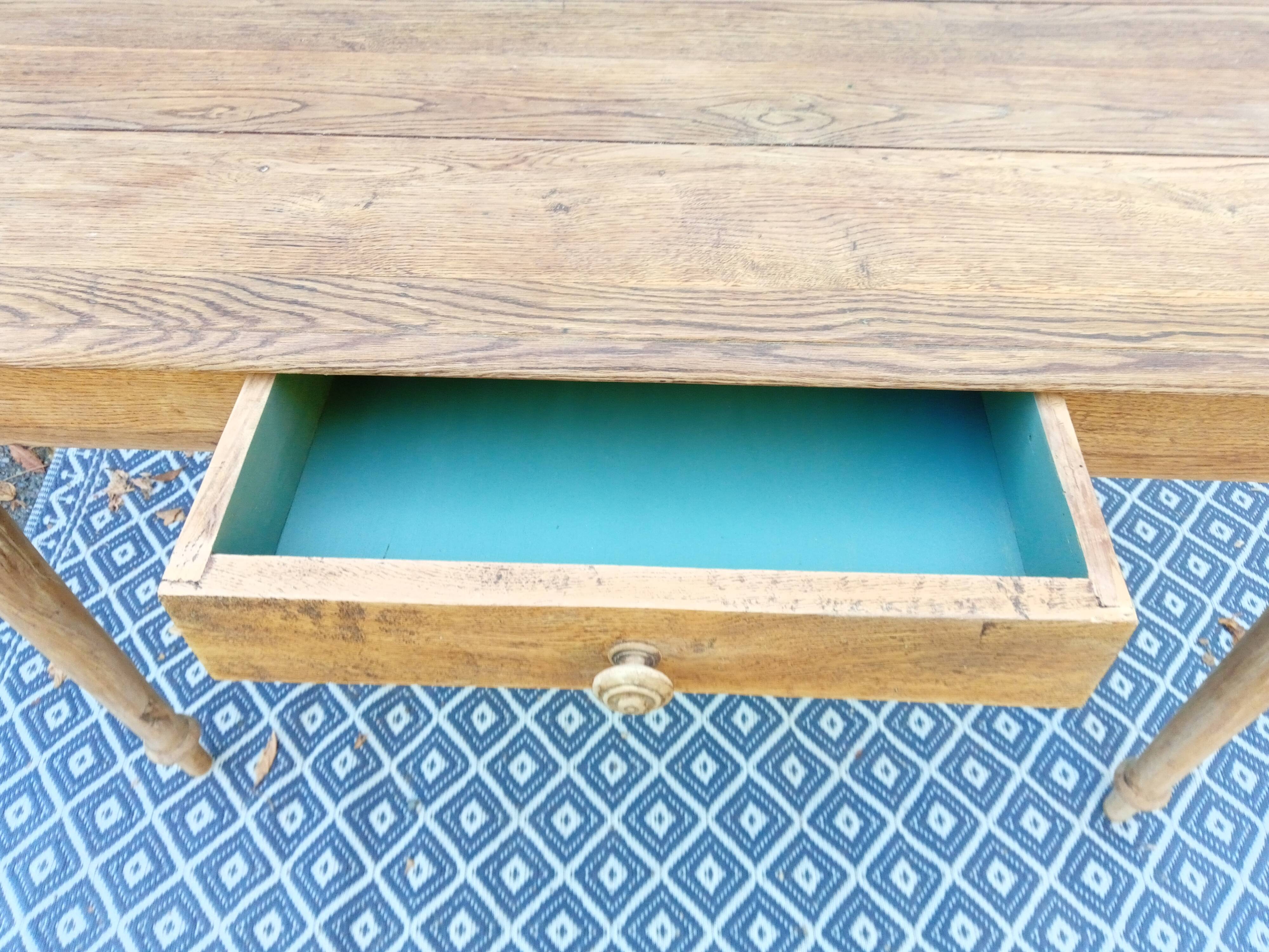 Table / desk