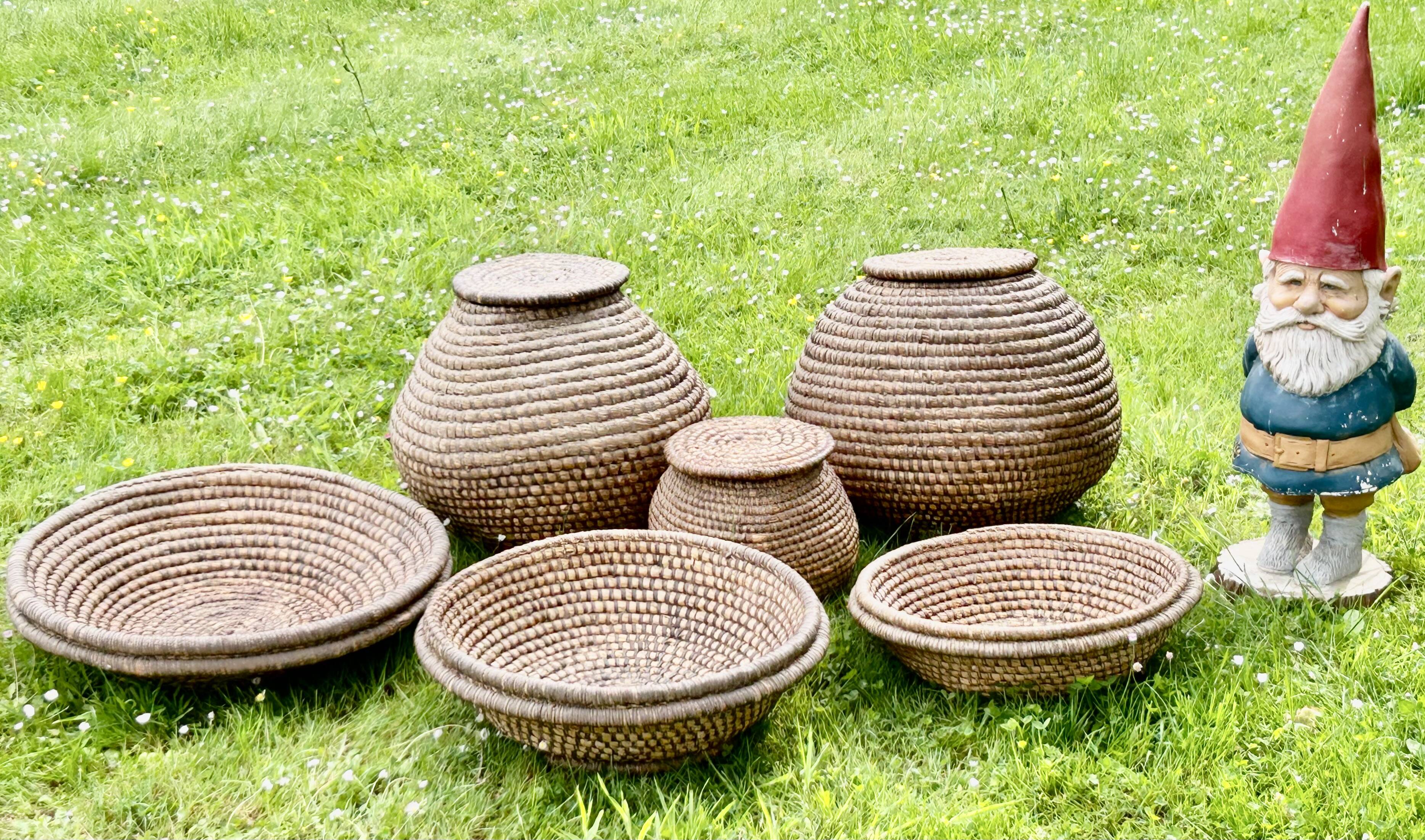 Vannerie, paniers couverts et panières  vintage
