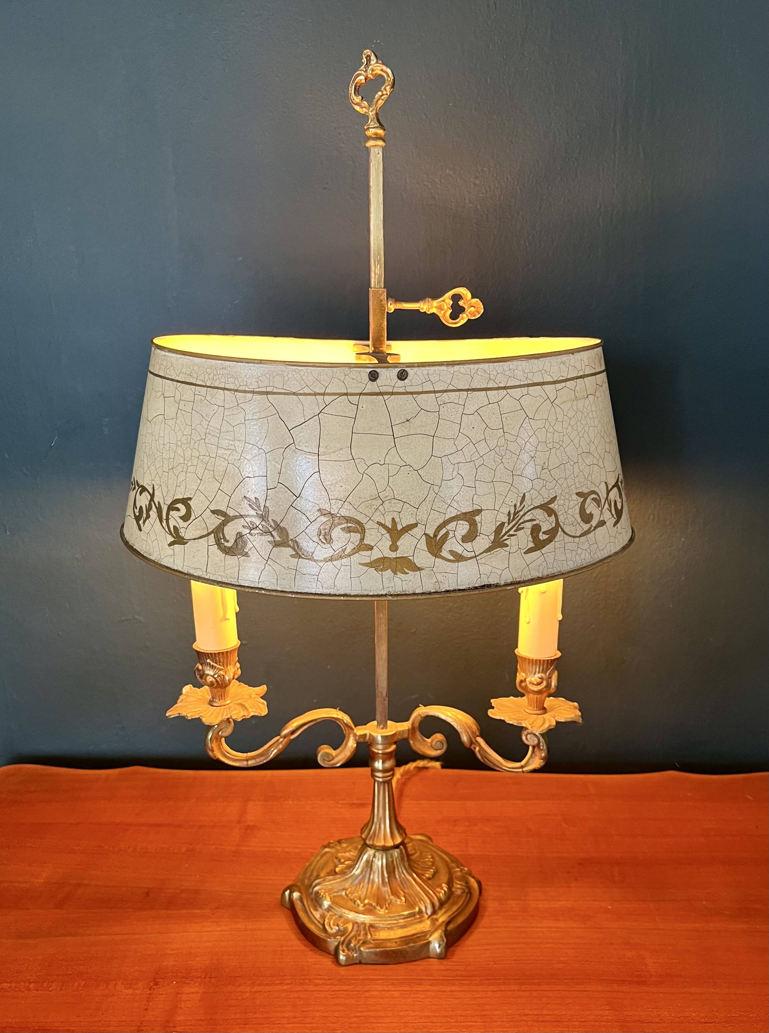 Lampe bouillotte en bronze de style louis xv vers 1850