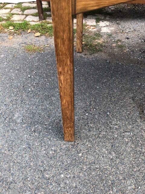 Scandinavian table with extensions