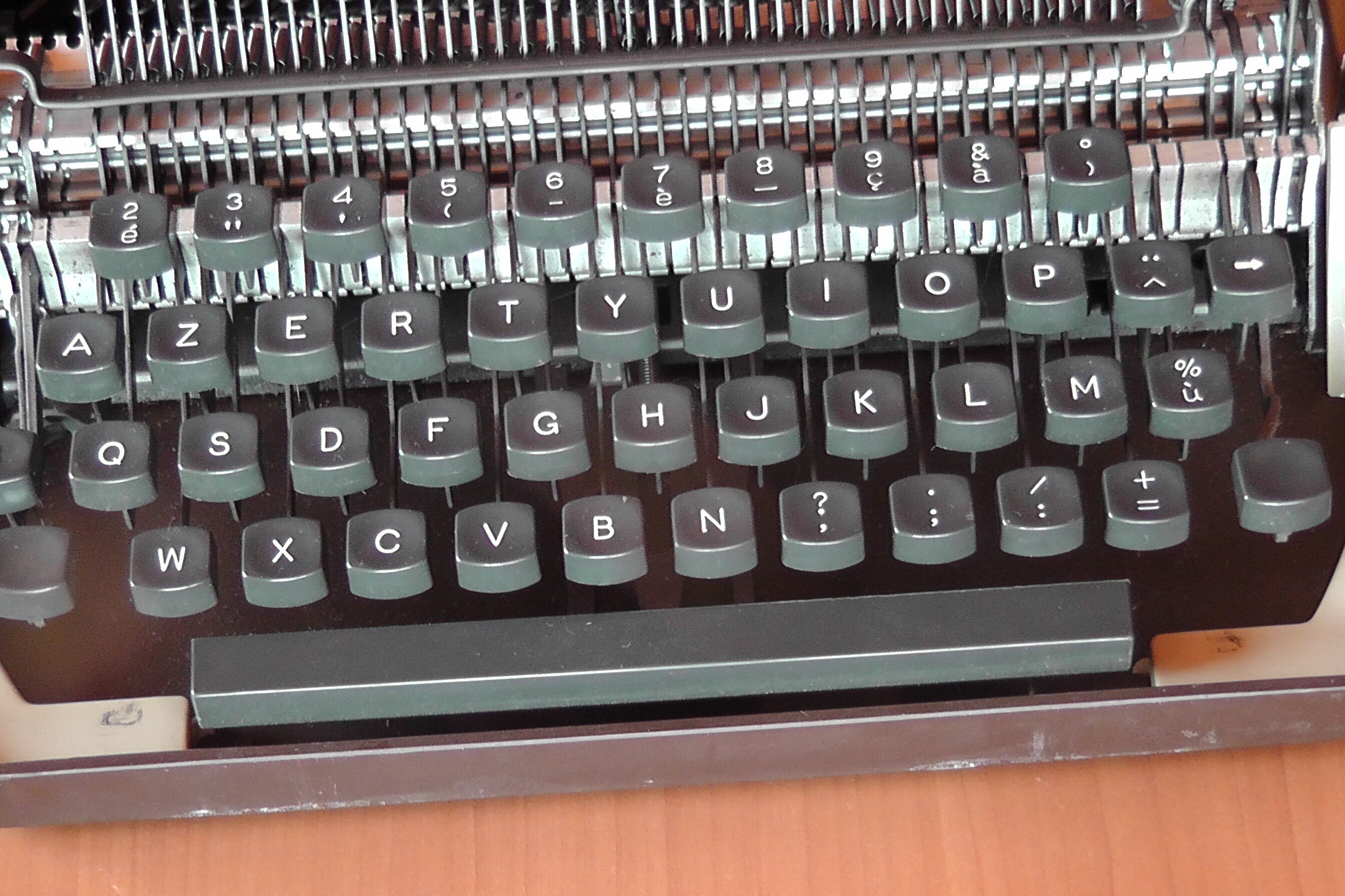 Primavera 2000 typewriter