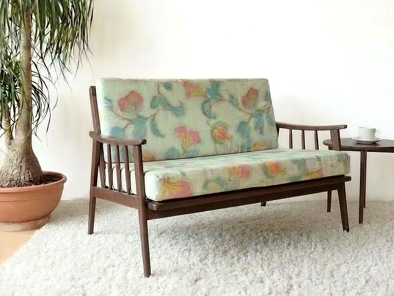 Vintage Scandinavian bench in solid beech from the 1950s with tapered legs.