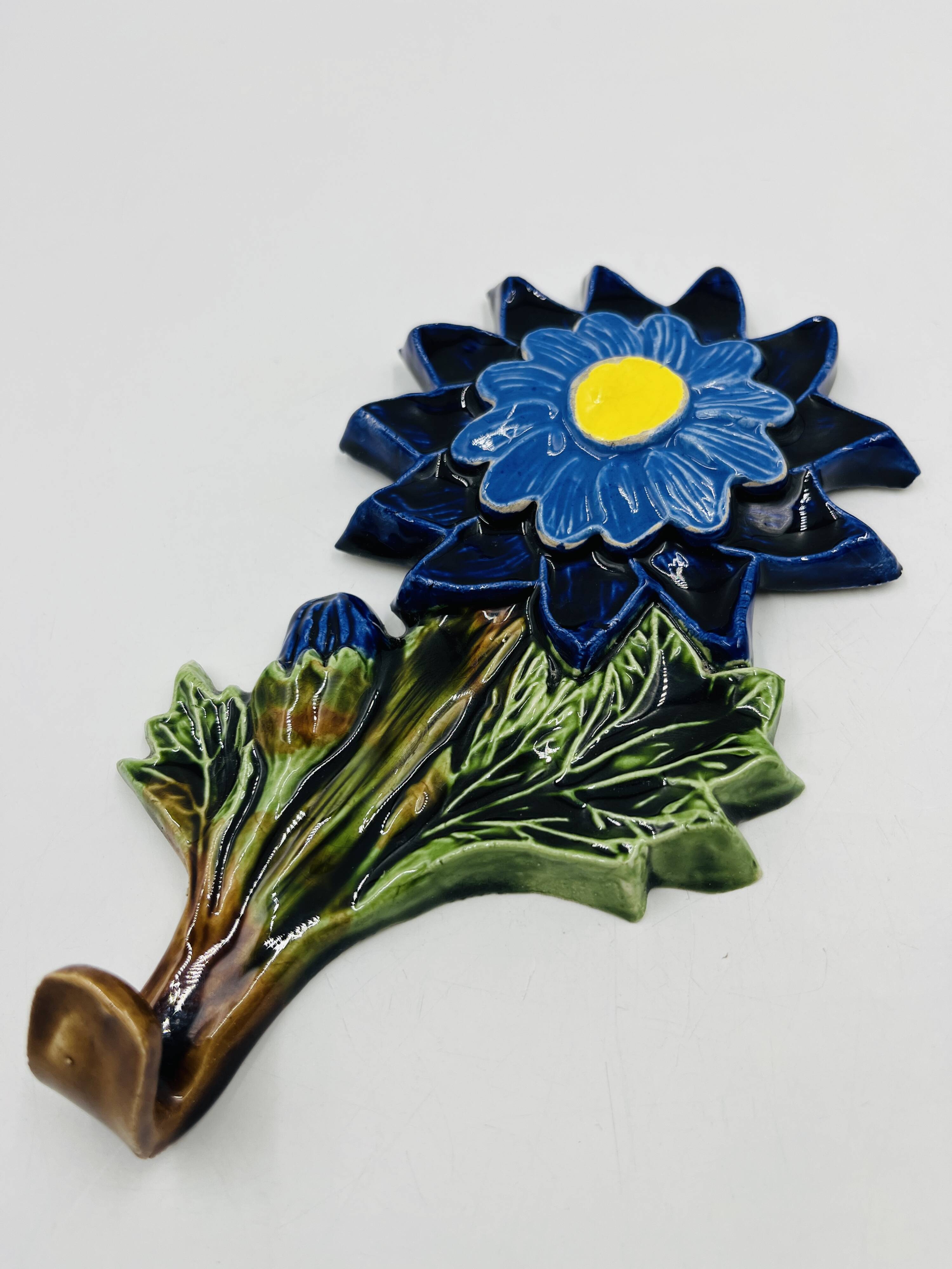 Flower hook wall hook in Belgian ceramic by André Bayer