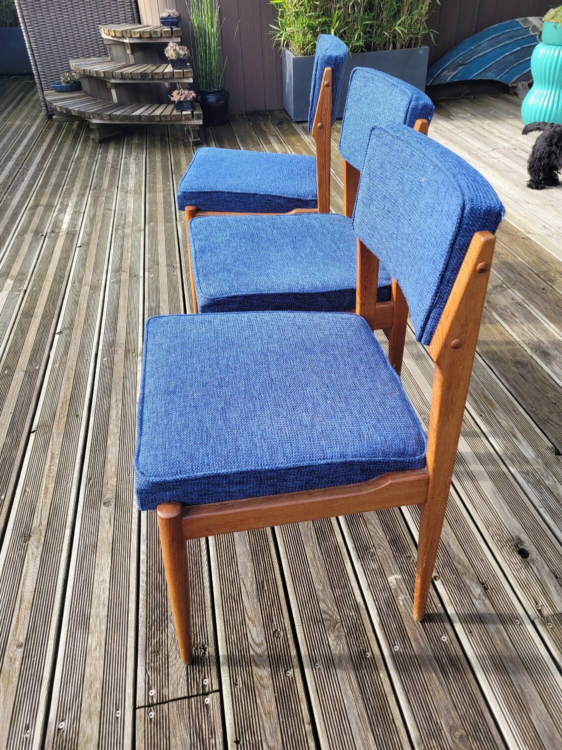 Set of 3 padded seat chairs