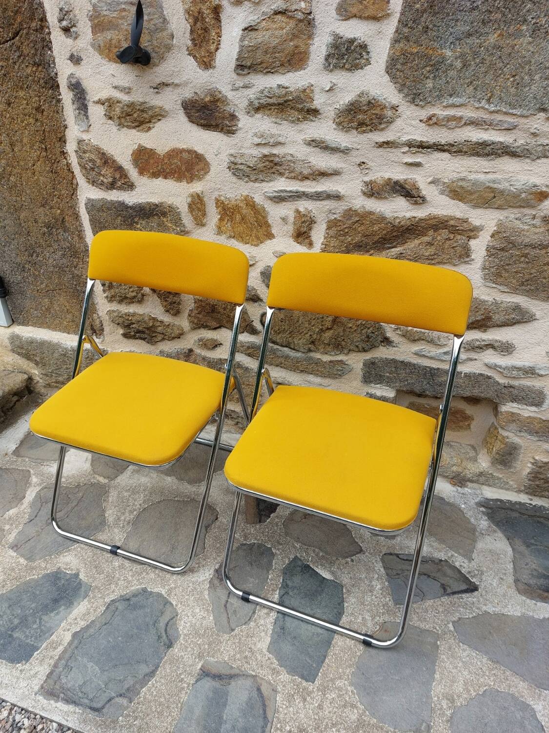 Chaises pliantes vintage en velours et métal chromé