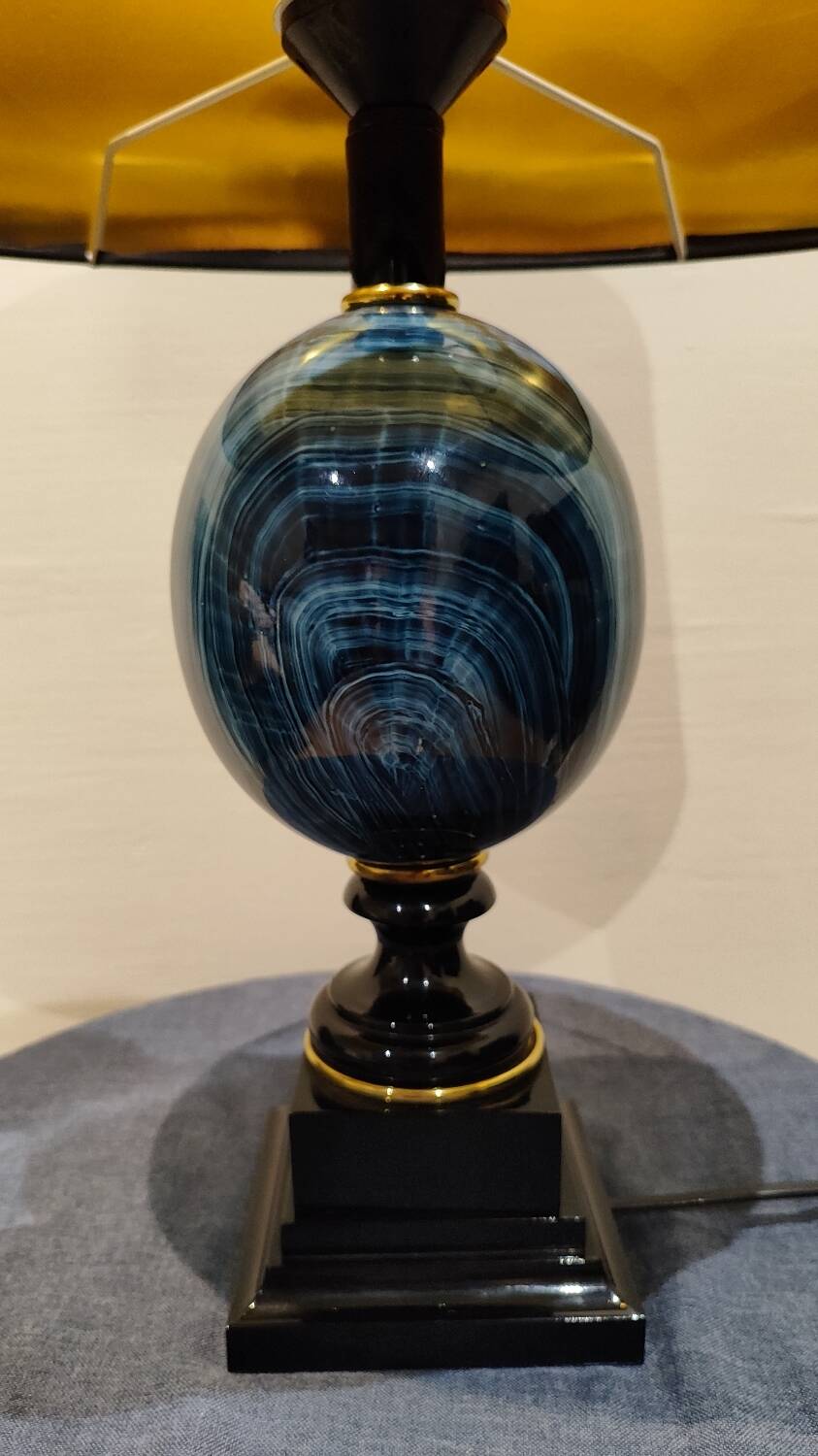 The Dolphin table lamp