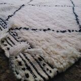 CARPET BENI OUARAIN 100% VIRGIN WOOL MAKES A NEW HAND