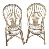 Round table with 2 rattan chairs