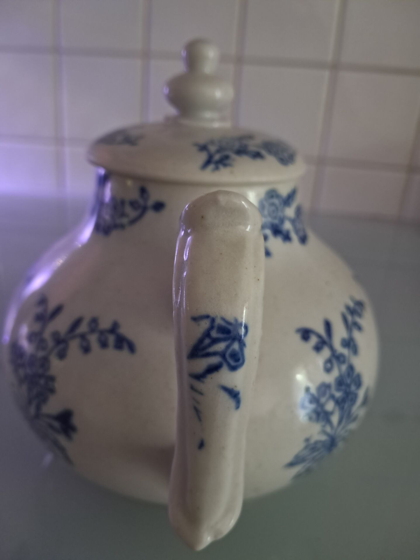 Théière ancienne en grès
