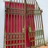 Magnificent and very large Napoleon III period castle gate in cast iron