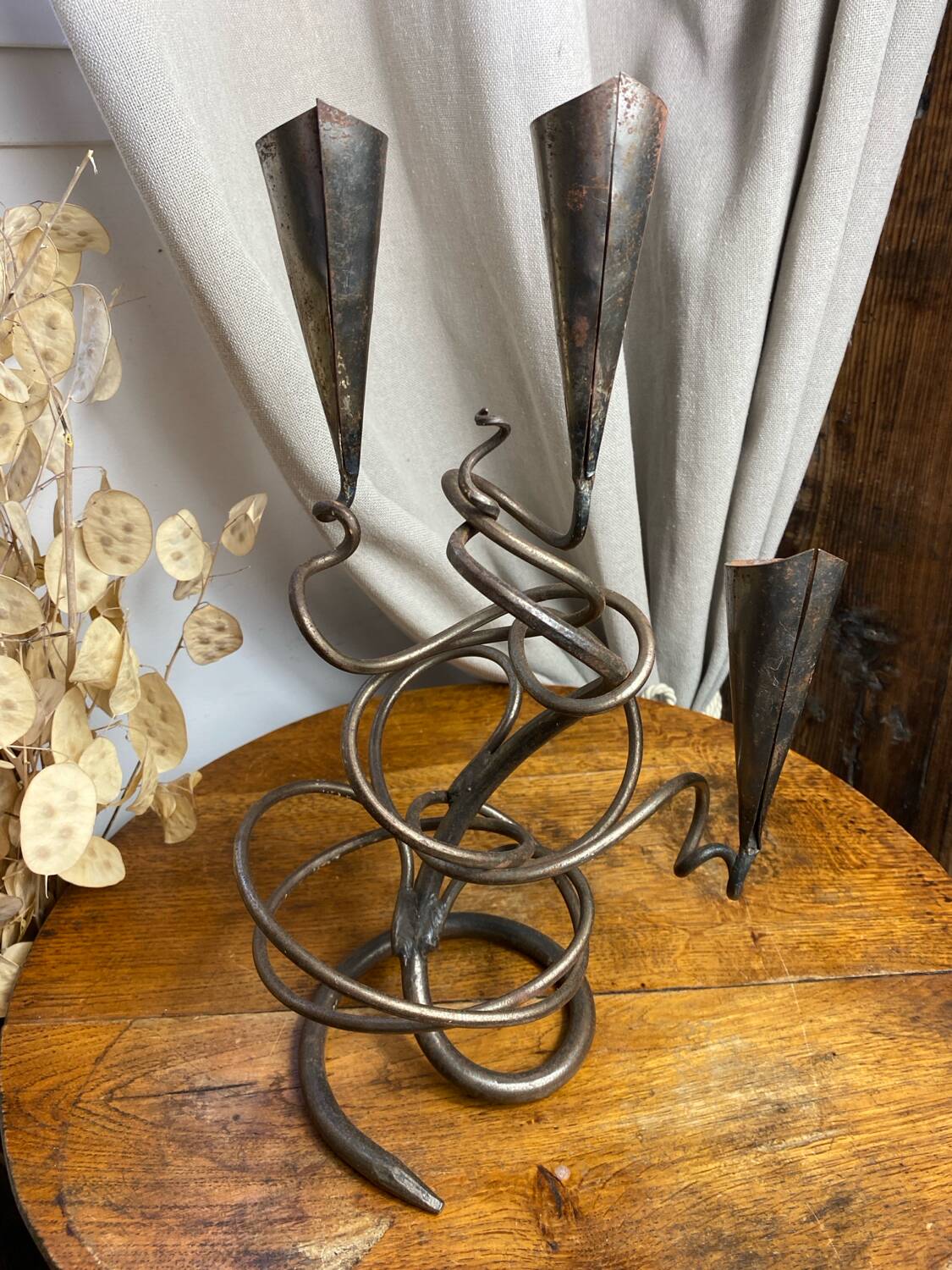 Triple-entwined iron chandelier