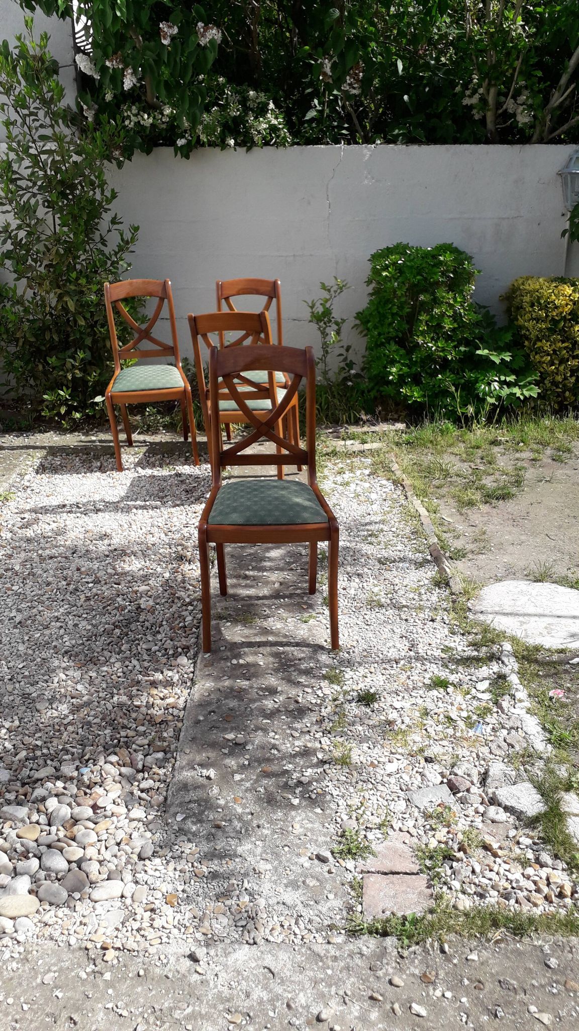 living room chairs