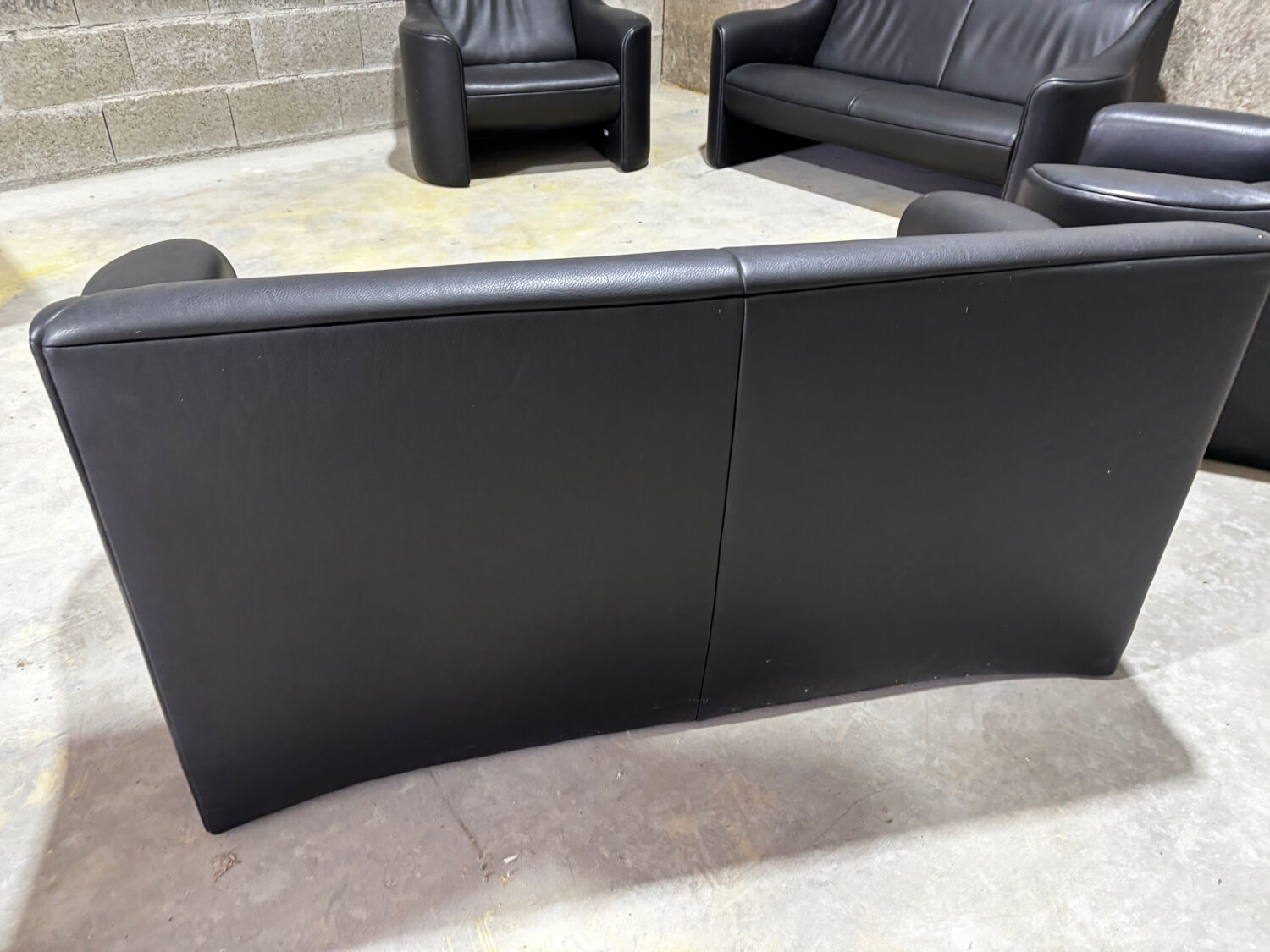 Canapés and Matteo Grassi vintage leather armchairs