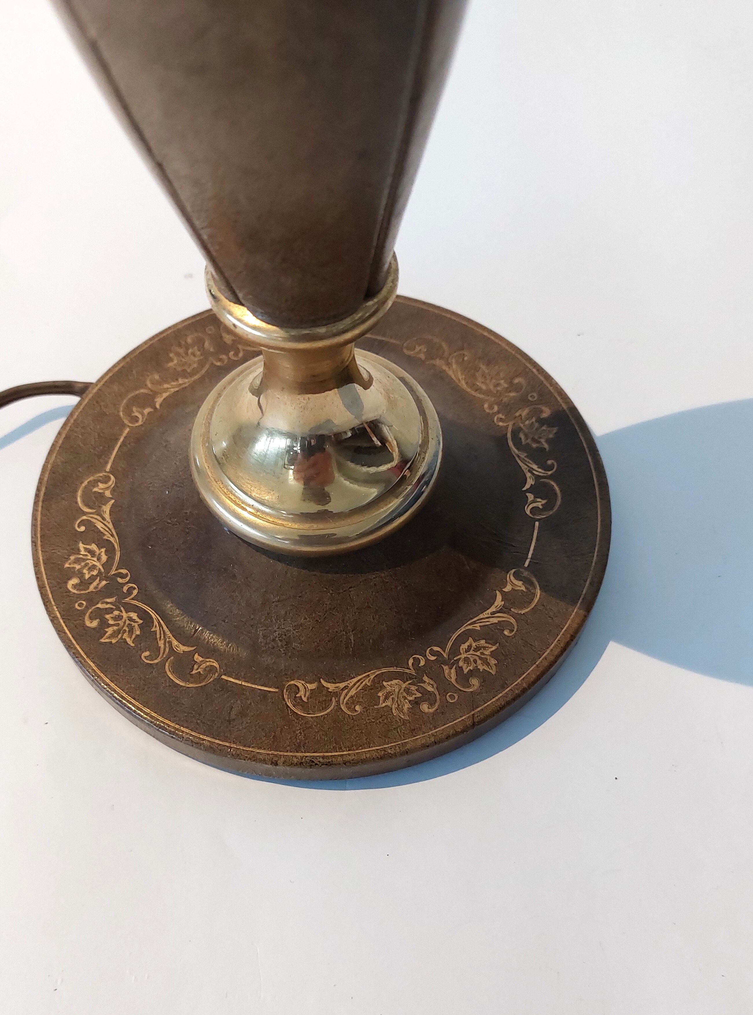 Le Tanneur 1960 lamp stand in leather and gilded brass