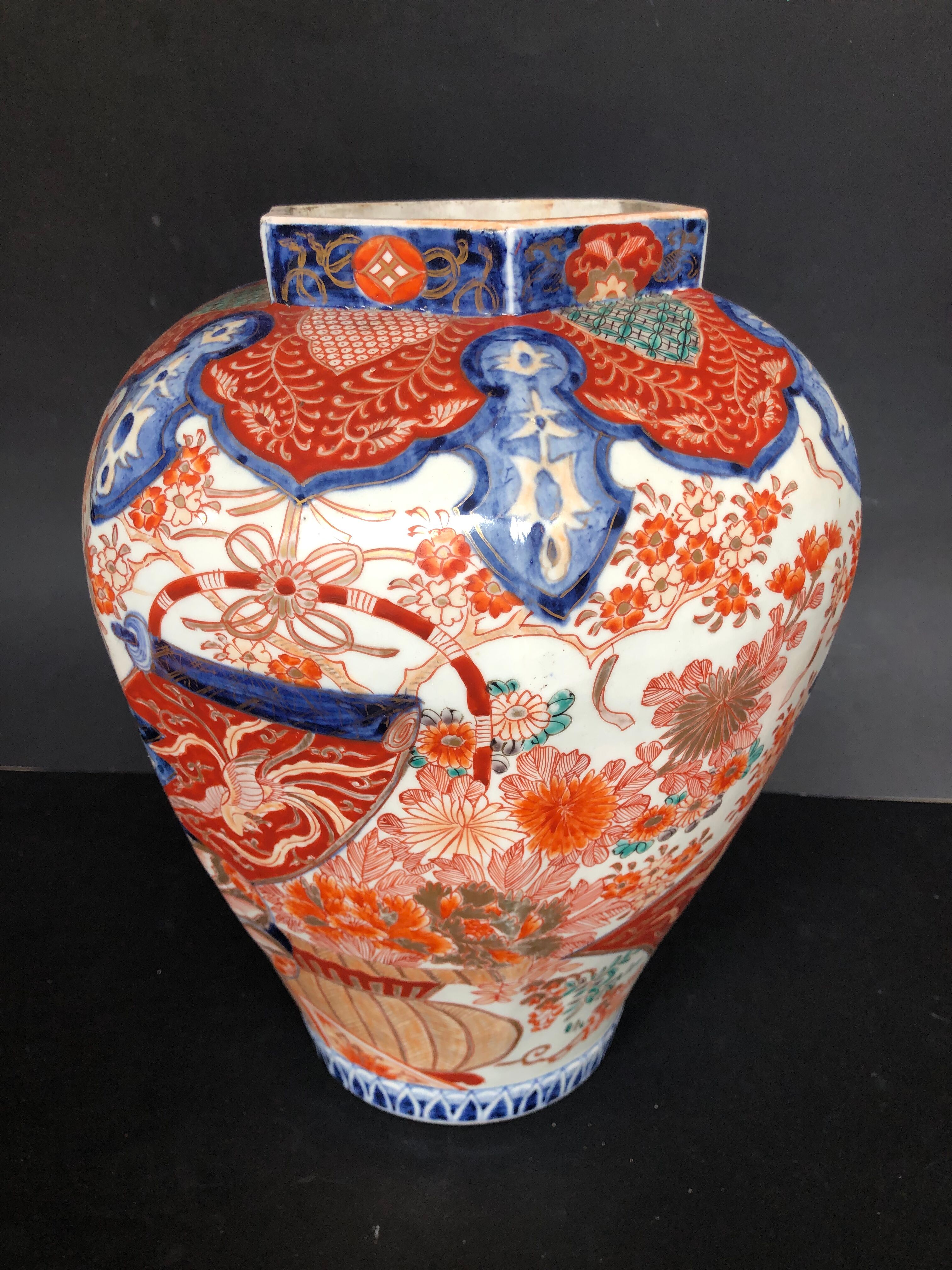 19th century Japanese Imari vase