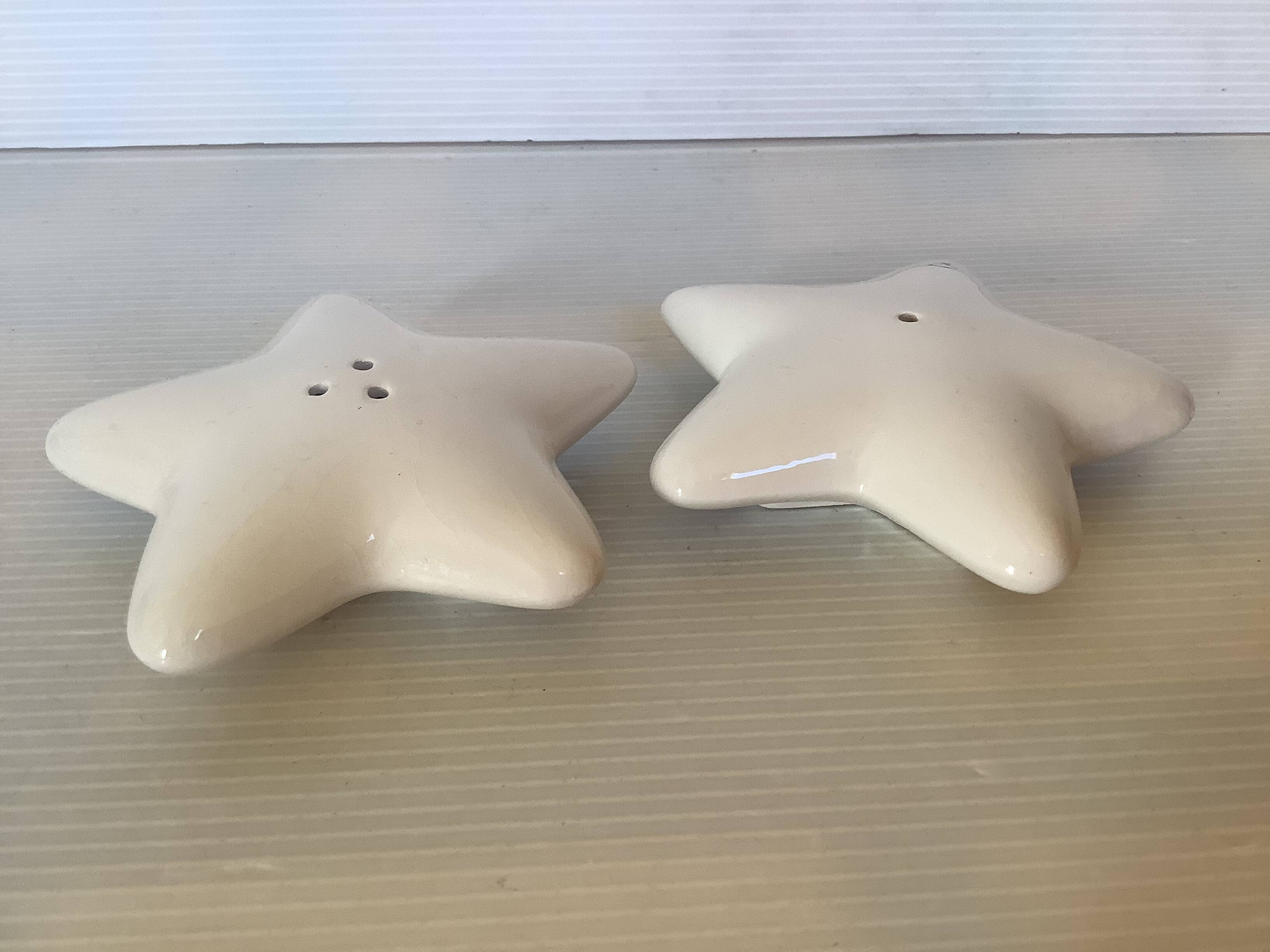 Salt and pepper shakers shaped like a starfish.