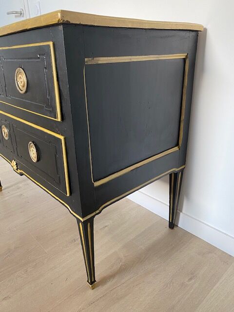 Painted chest of drawers