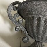 Petite paire de pots en zinc.