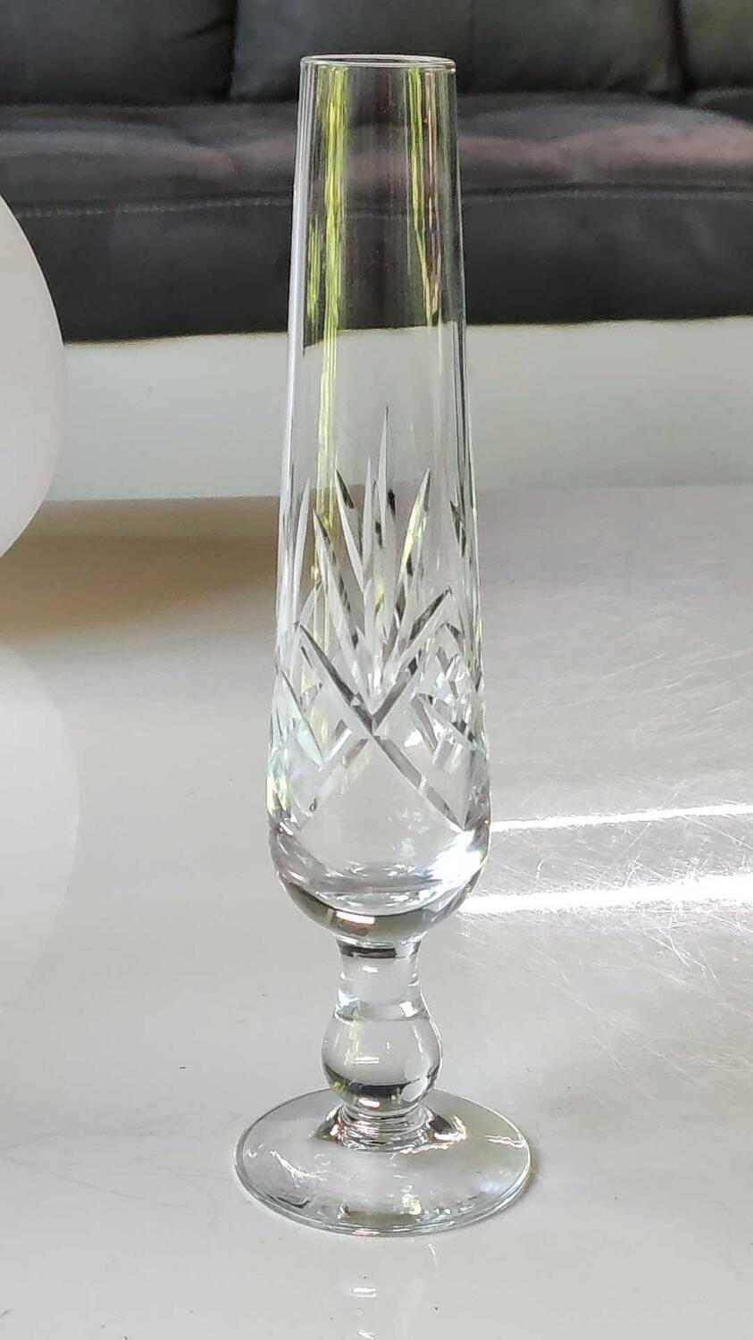 Crystal soliflore vase. Crisscross/leafy patterns. High 24 cm