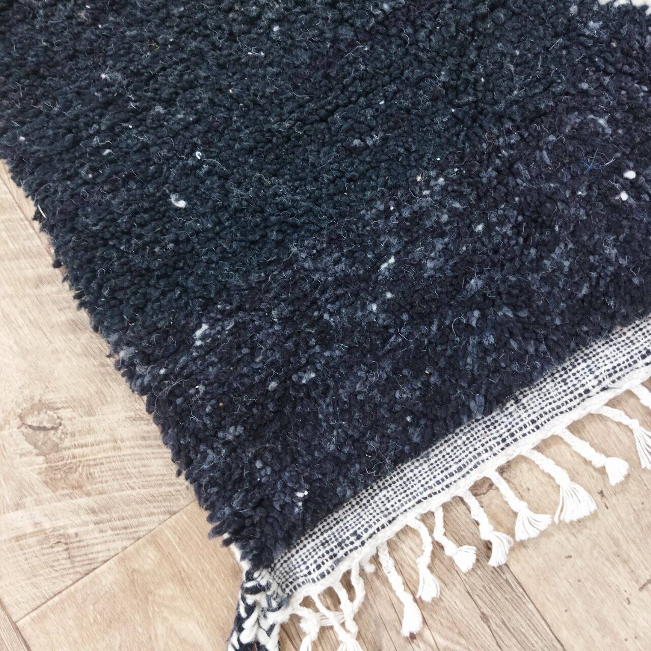 Handmade moroccan berber rug 140 x 90 cm