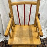 Chaise haute bébé en bois vintage