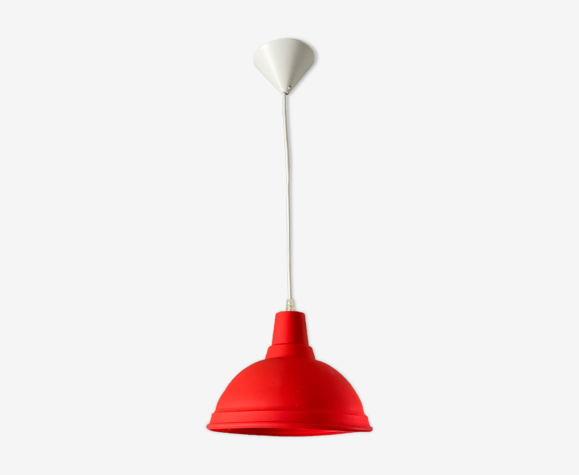 Suspension géométrique rouge années 2000