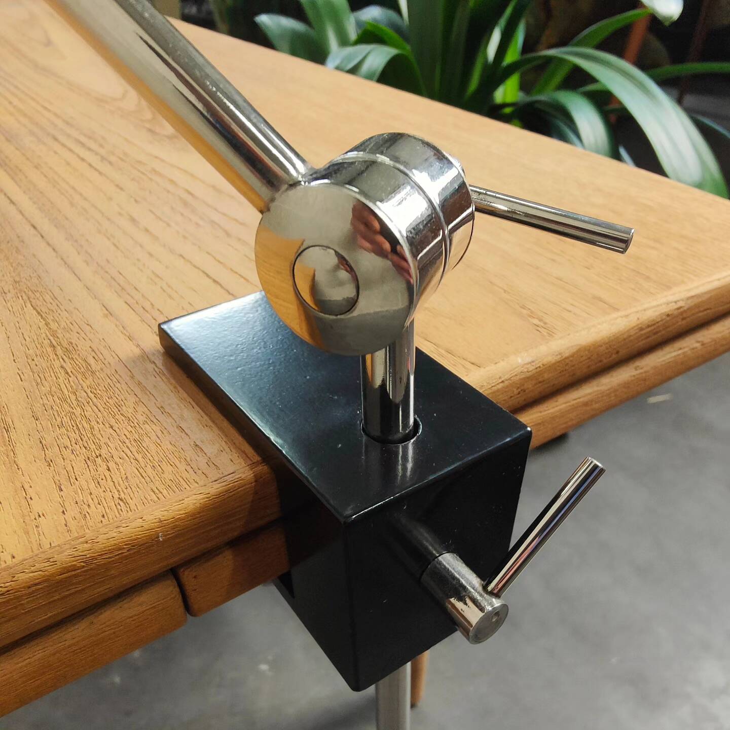 Vise lamp restored by Jan Suchan for Elektrosvit Czech Republic