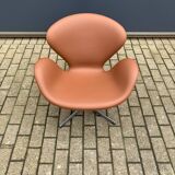 Fritz Hansen Swan chair by Arne Jacobsen in Cognac leather, NEW condition!!