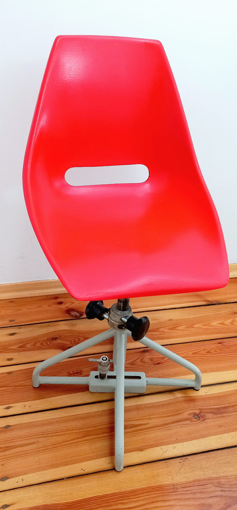 Swivel chair proj. M. Navratil for Vertex, Czechoslovakia 60"